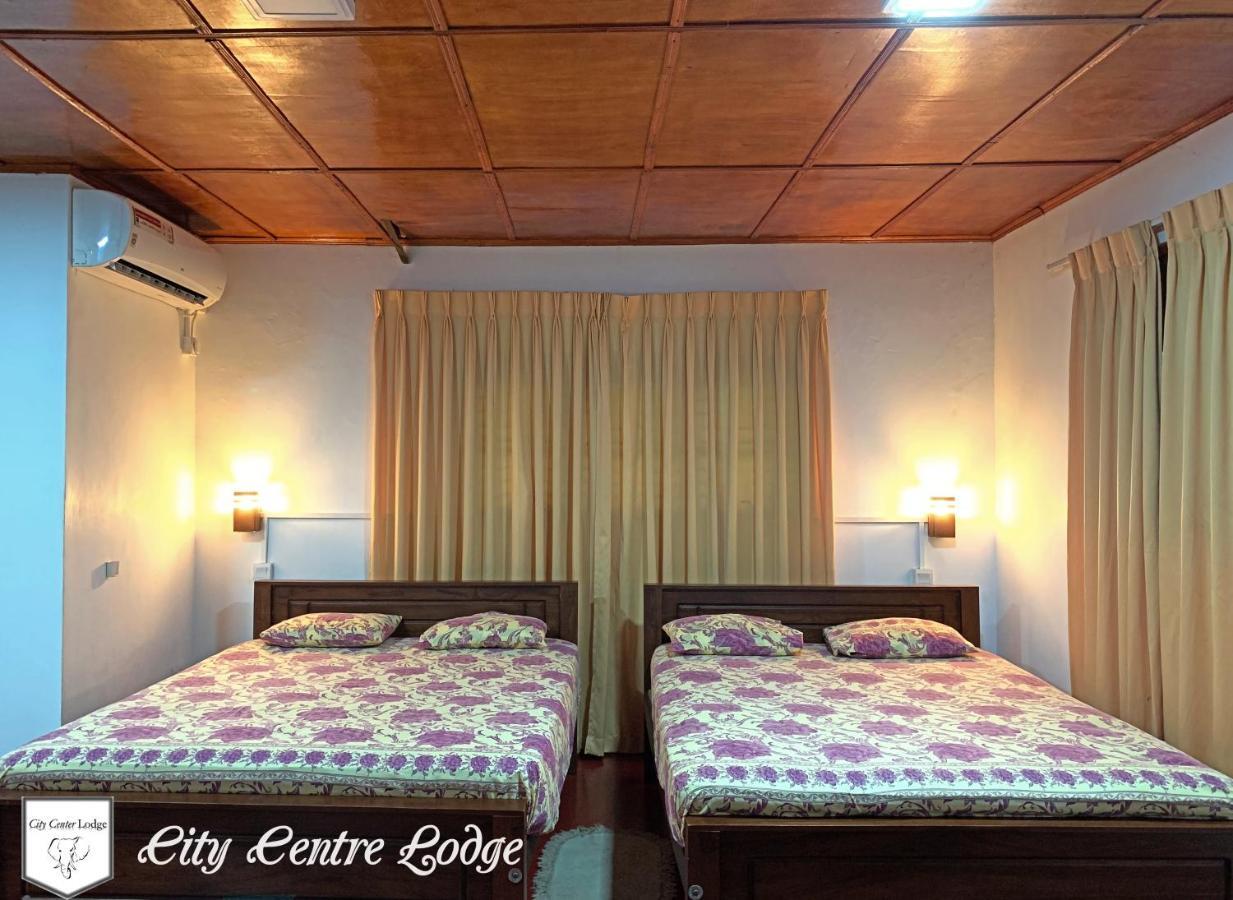 City Centre Lodge Ponnarankulama Eksteriør bilde